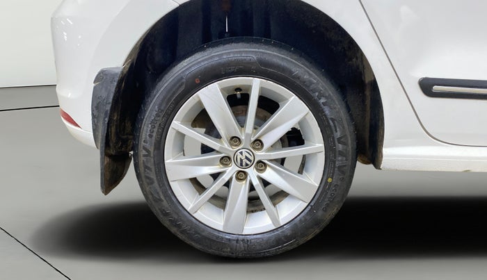 2014 Volkswagen Polo HIGHLINE1.2L, Petrol, Manual, 70,943 km, Right Rear Wheel