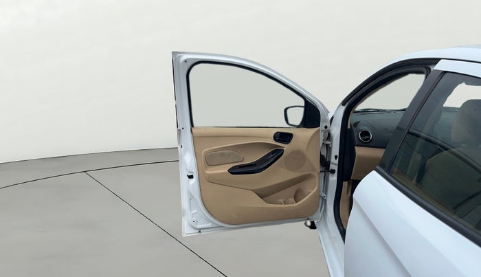 2015 Ford Figo Aspire TITANIUM1.5 DIESEL, Diesel, Manual, 1,10,513 km, LHS Front Door