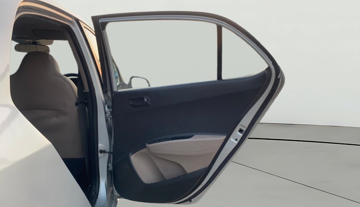 2017 Hyundai Xcent E+, Petrol, Manual, 1,01,762 km, RHS Rear Door