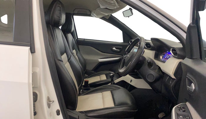 2022 Nissan MAGNITE XV MT, Petrol, Manual, 32,975 km, Right Side Front Door Cabin