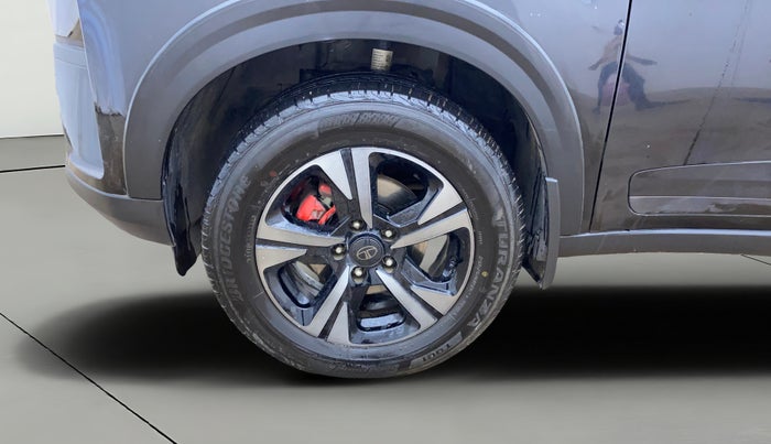 2024 Tata NEXON Fearless Plus S 1.2 Revotron 7DCA Dark Edition, Petrol, Automatic, 37,551 km, Left Front Wheel