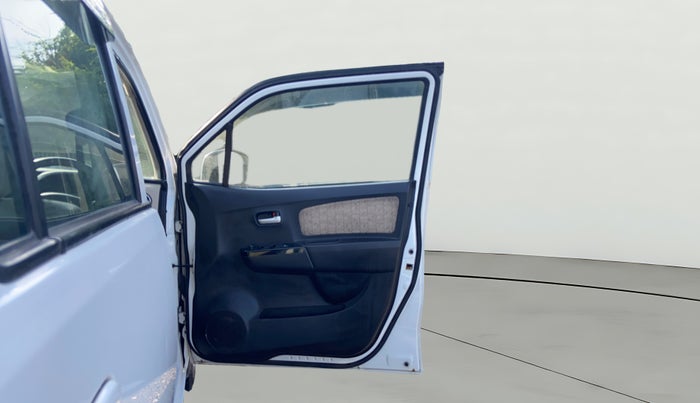 2017 Maruti Wagon R 1.0 VXI, CNG, Manual, 55,357 km, RHS Front Door