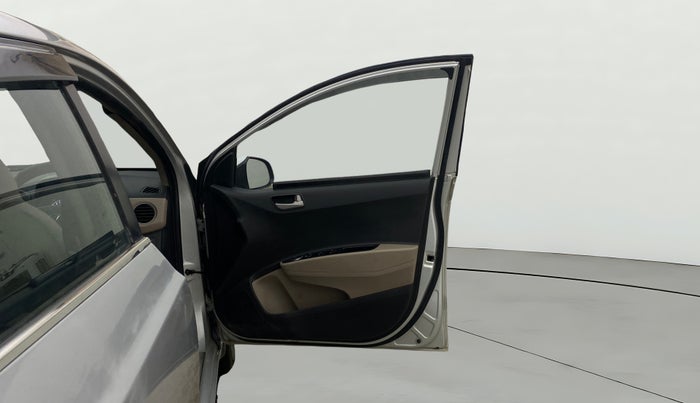 2015 Hyundai Xcent SX AT 1.2 (O), Petrol, Automatic, 1,37,994 km, RHS Front Door