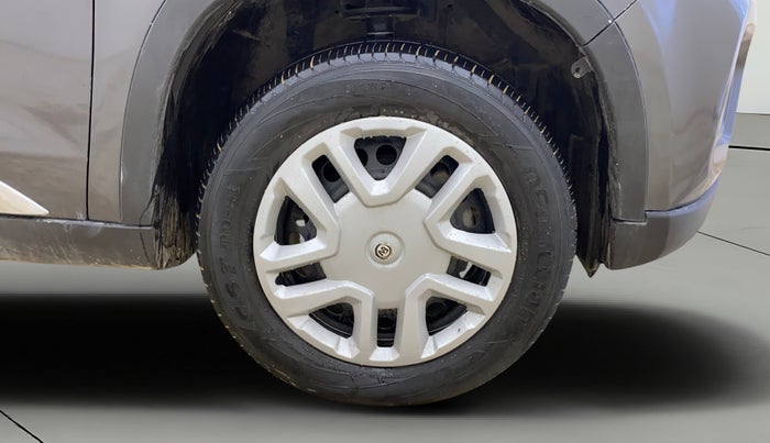 2021 Maruti Vitara Brezza LXI, CNG, Manual, 1,03,922 km, Right Front Wheel