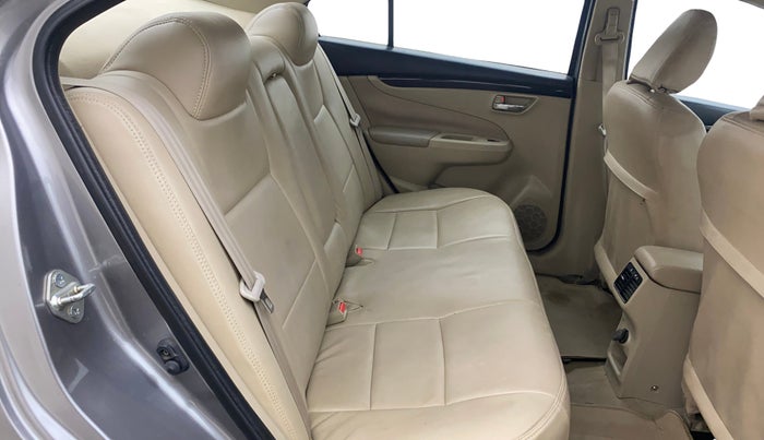 2016 Maruti Ciaz VDI+ SHVS, Diesel, Manual, 1,18,363 km, Right Side Rear Door Cabin