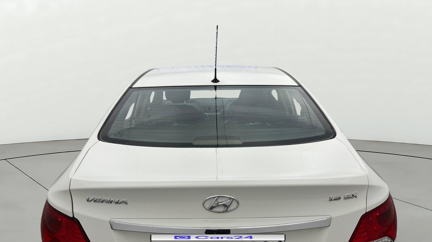 2014 Hyundai Verna FLUIDIC 1.6 VTVT SX, Petrol, Manual, 48,332 km, Rear Windshield