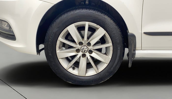 2014 Volkswagen Polo HIGHLINE1.2L, Petrol, Manual, 71,656 km, Left Front Wheel