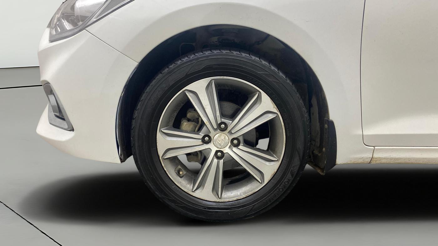 2019 Hyundai Verna 1.6 VTVT SX (O) AT, Petrol, Automatic, 1,37,087 km, Left Front Wheel