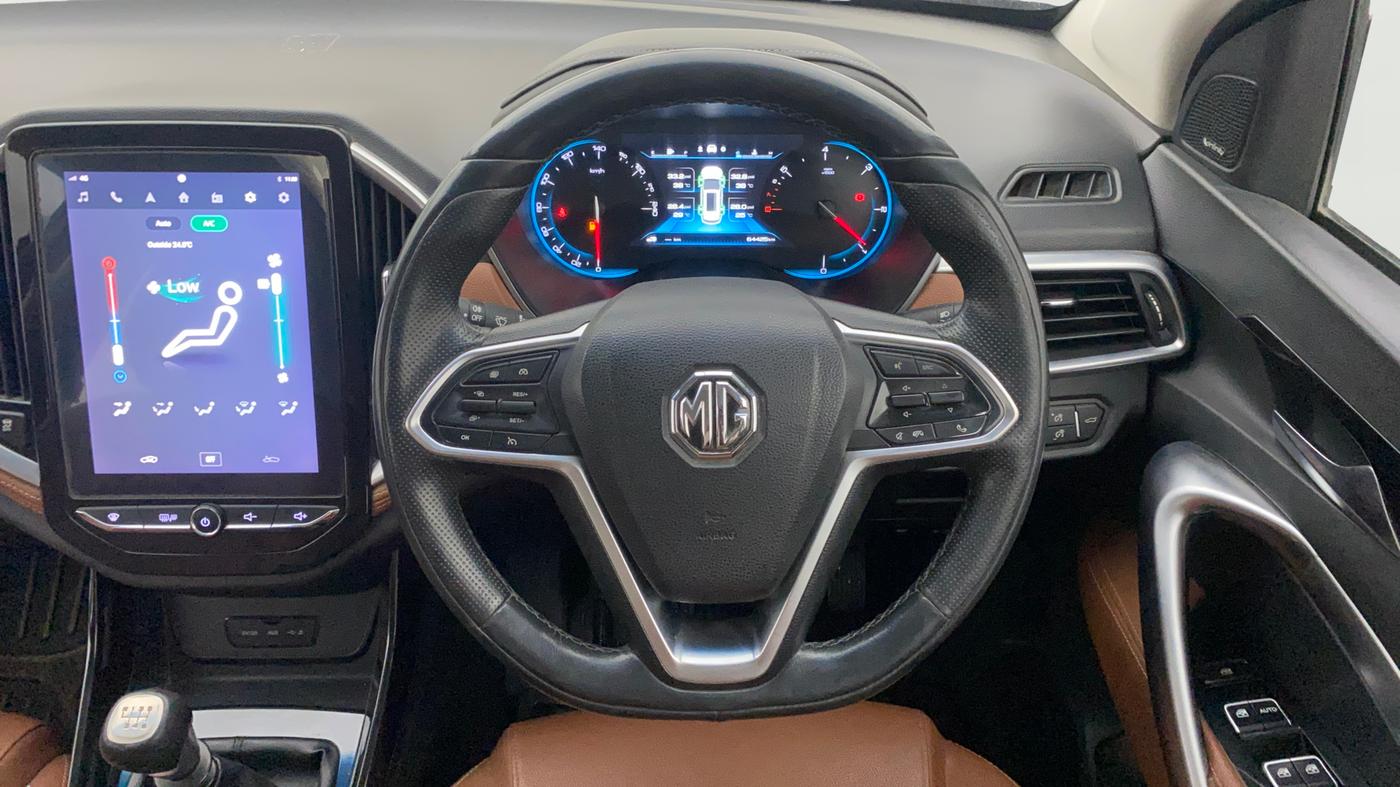 2020 MG HECTOR PLUS SHARP 2.0 DIESEL TURBO MT 6-STR, Diesel, Manual, 64,684 km, Steering Wheel Close Up