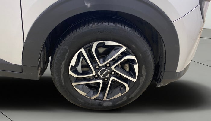 2023 KIA CARENS LUXURY PLUS 1.5 DIESEL AT 7 STR, Diesel, Automatic, 1,27,119 km, Right Front Wheel