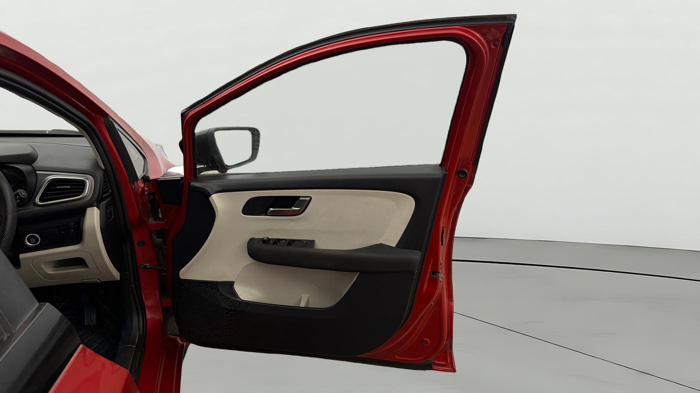 2022 Tata ALTROZ XZA PLUS, Petrol, Automatic, 49,745 km, RHS Front Door