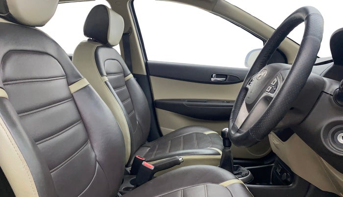 2013 Hyundai i20 SPORTZ 1.2, Petrol, Manual, 49,179 km, Right Side Front Door Cabin