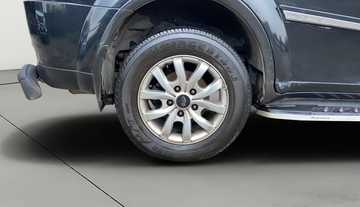 2018 Mahindra XUV500 W10, Diesel, Manual, 77,573 km, Right Rear Wheel