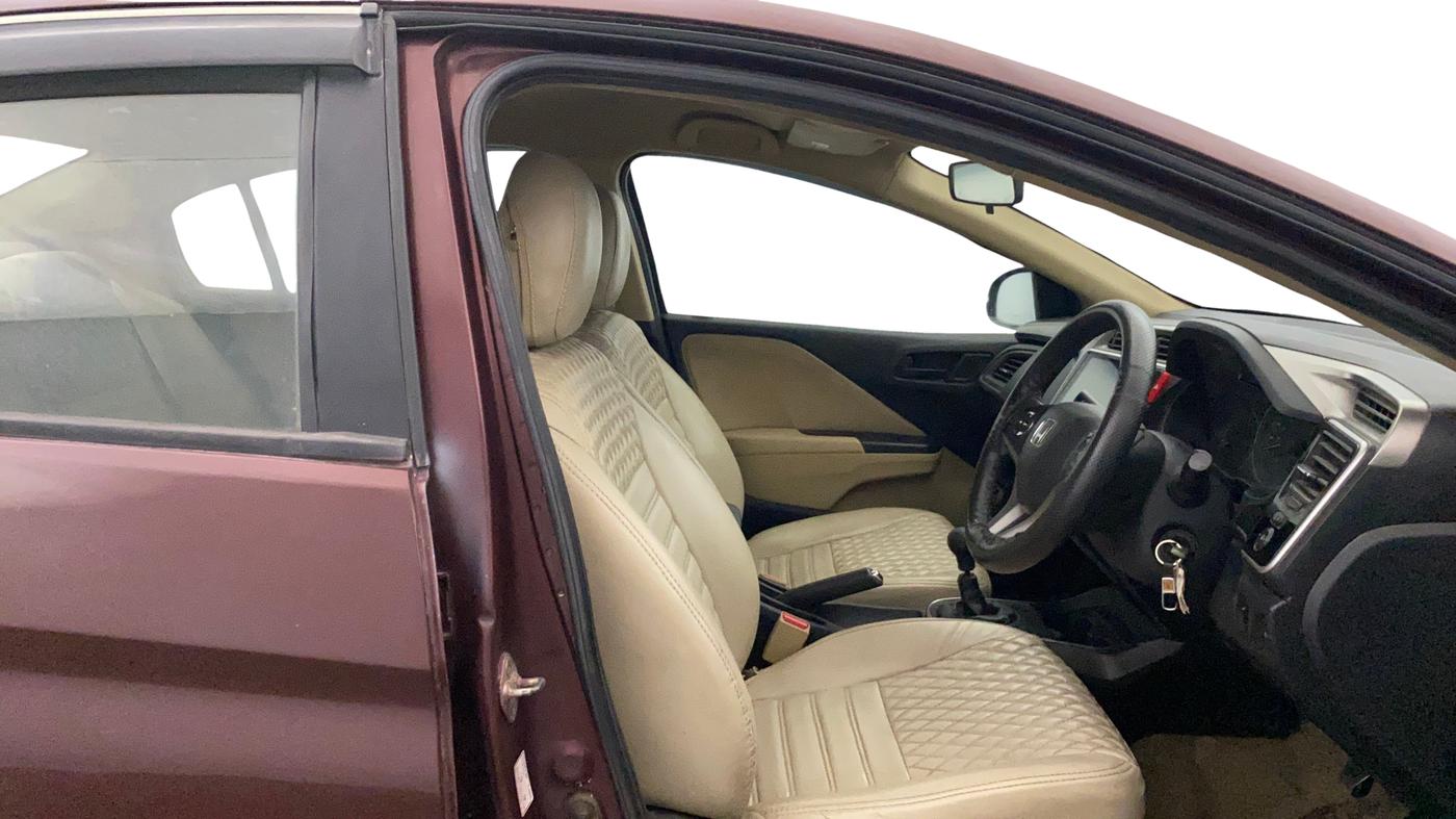 2014 Honda City 1.5L I-DTEC SV, Diesel, Manual, 1,02,292 km, Right Side Front Door Cabin