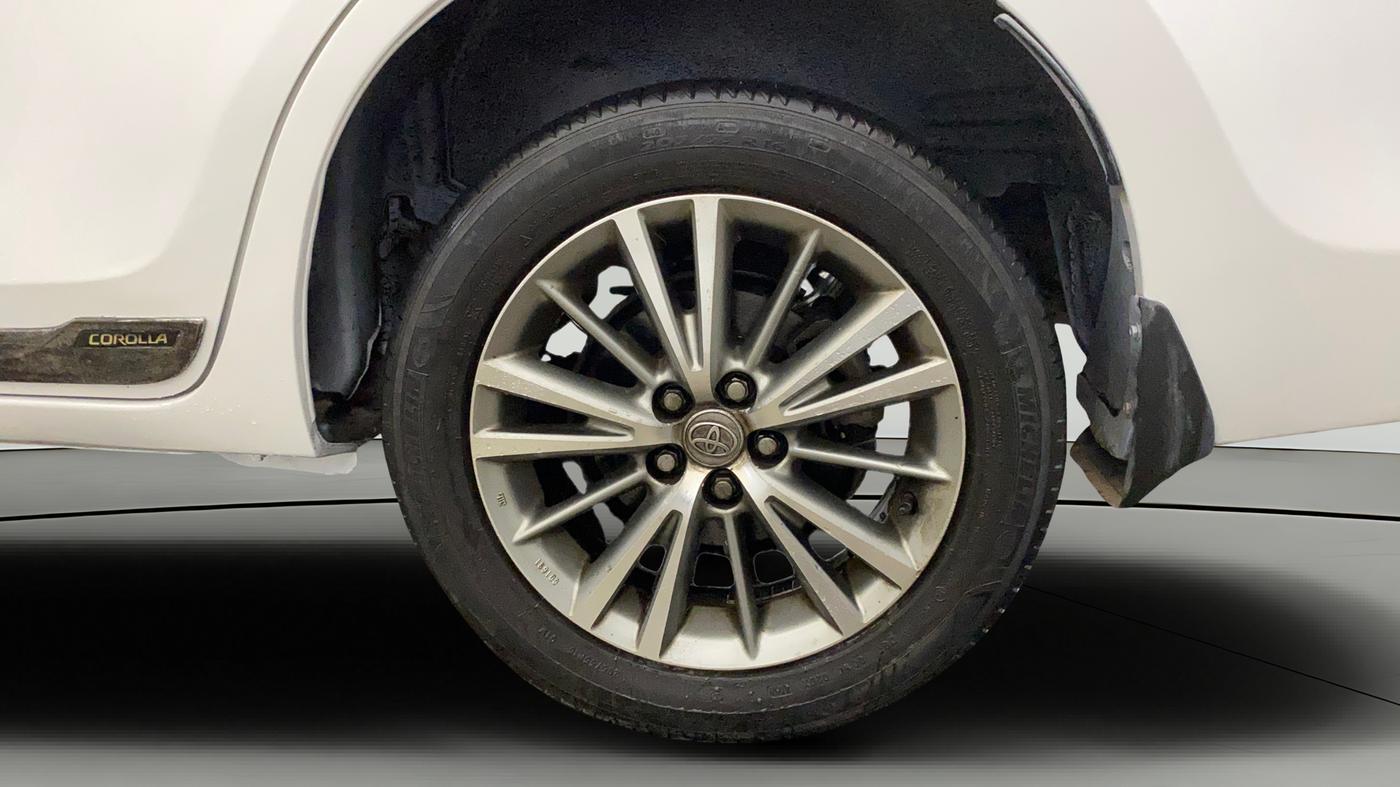 2015 Toyota Corolla Altis VL CVT PETROL, Petrol, Automatic, 1,12,439 km, Left Rear Wheel