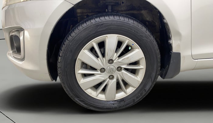 2015 Maruti Swift ZDI, Diesel, Manual, 31,878 km, Left Front Wheel