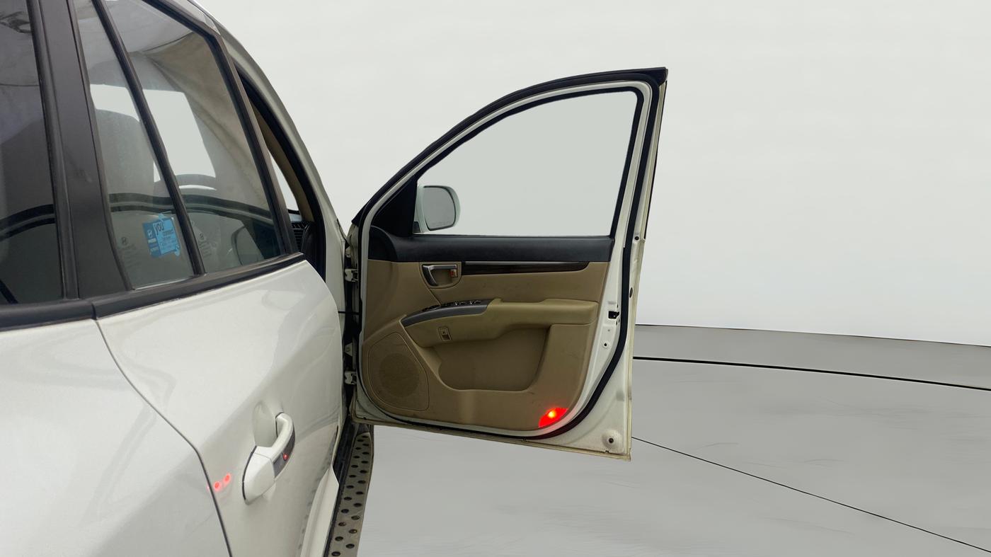 2013 Hyundai Santa Fe 4 WD AT, Diesel, Automatic, 1,22,204 km, RHS Front Door