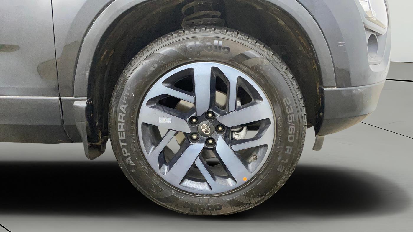 2022 Tata Harrier XZA PLUS 2.0L, Diesel, Automatic, 49,501 km, Right Front Wheel