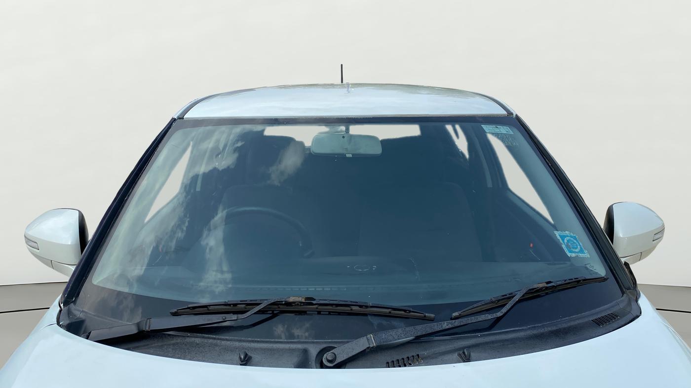 2014 Maruti Swift VXI, Petrol, Manual, 95,939 km, Front Windshield