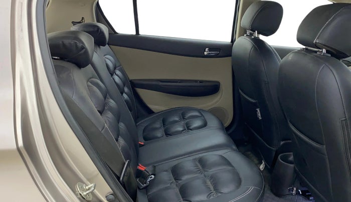 2012 Hyundai i20 SPORTZ 1.2, Petrol, Manual, 89,094 km, Right Side Rear Door Cabin