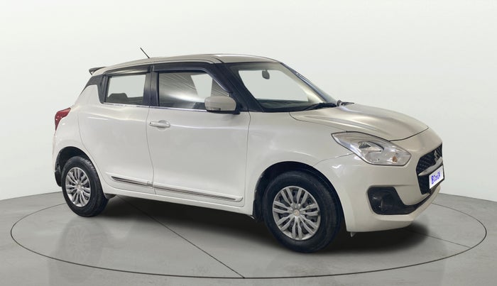 2020 Maruti Swift VXI AMT, Petrol, Automatic, 42,135 km, Right Front Diagonal