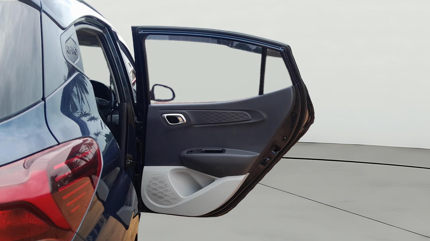 2023 Hyundai GRAND I10 NIOS SPORTZ AMT 1.2 KAPPA VTVT, Petrol, Automatic, 12,815 km, RHS Rear Door