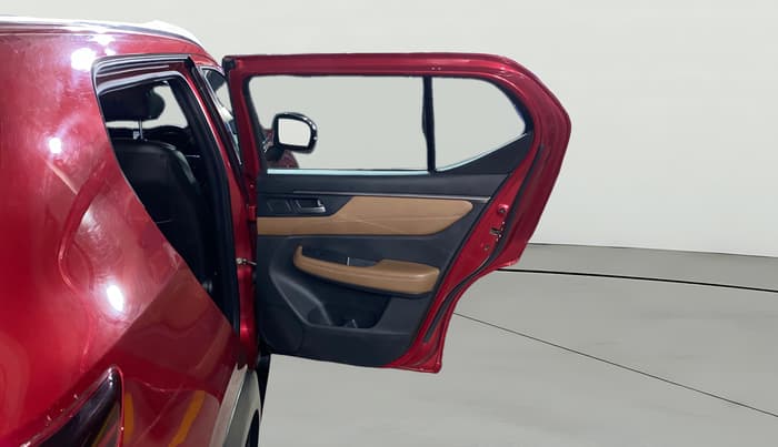2023 Honda ELEVATE ZX MT, Petrol, Manual, 27,374 km, RHS Rear Door