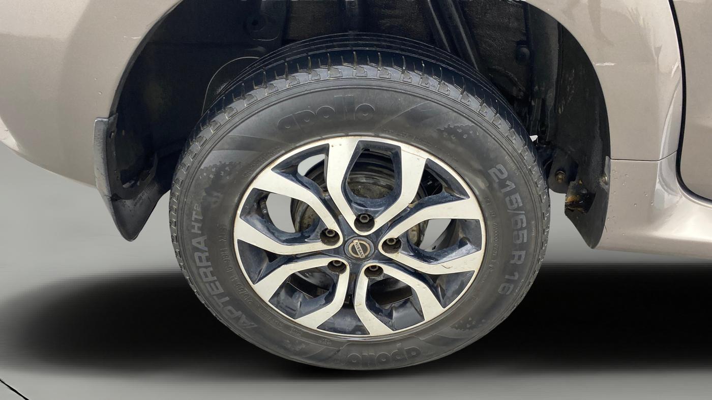 2013 Nissan Terrano XL (D), Diesel, Manual, 1,44,369 km, Right Rear Wheel