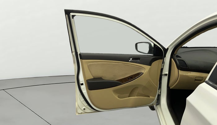 2013 Hyundai Verna FLUIDIC 1.6 VTVT EX, Petrol, Manual, 94,627 km, LHS Front Door