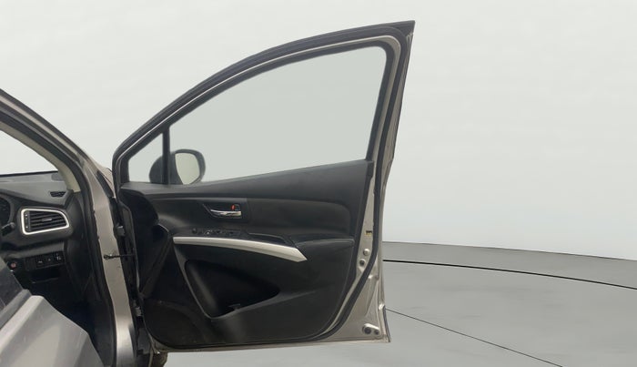 2017 Maruti S Cross ZETA 1.3, Diesel, Manual, 1,16,289 km, RHS Front Door