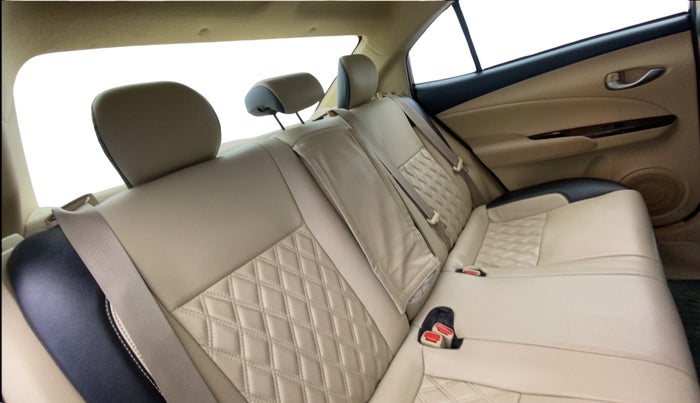 2021 Toyota YARIS G MT, Petrol, Manual, 53,539 km, Right Side Rear Door Cabin