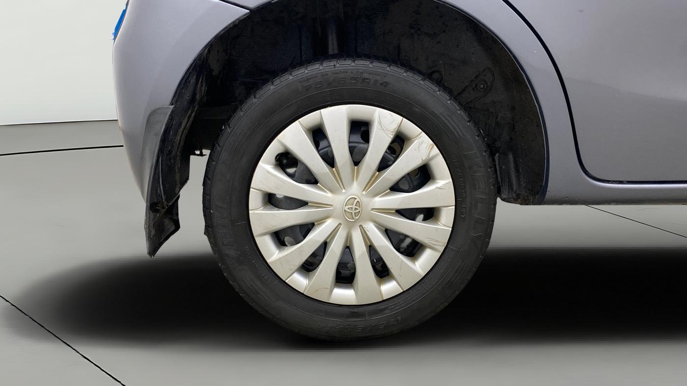 2015 Toyota Etios Liva G, Petrol, Manual, 47,064 km, Right Rear Wheel