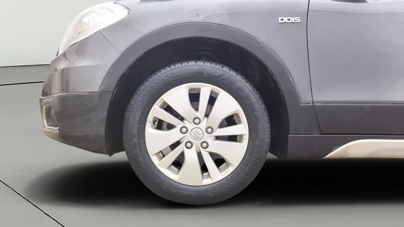 2015 Maruti S Cross ALPHA 1.6, Diesel, Manual, 54,852 km, Left Front Wheel