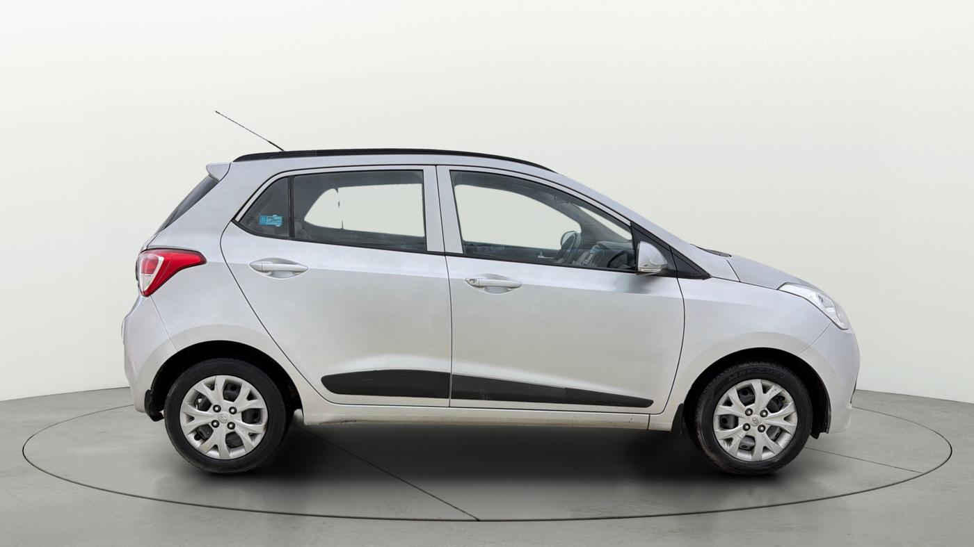 2016 Hyundai Grand i10 SPORTZ 1.2 KAPPA VTVT, Petrol, Manual, 51,598 km, Right Side View