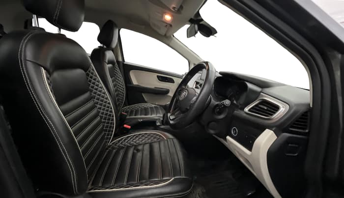 2022 Tata ALTROZ XT PETROL, Petrol, Manual, 72,429 km, Right Side Front Door Cabin