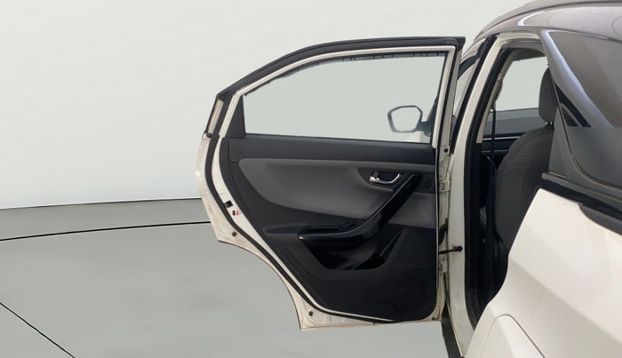 2025 Tata NEXON Fearless Plus (PS) 1.2 iCNG 6MT Dual Tone, CNG, Manual, 15,521 km, LHS Rear Door