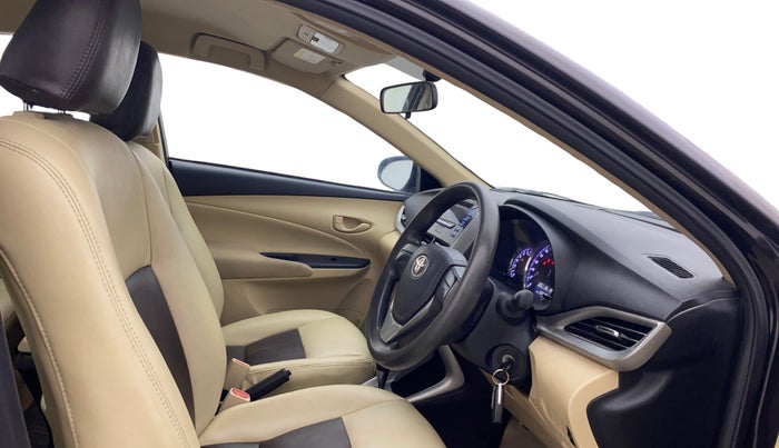 2018 Toyota YARIS J CVT, Petrol, Automatic, 1,04,534 km, Right Side Front Door Cabin