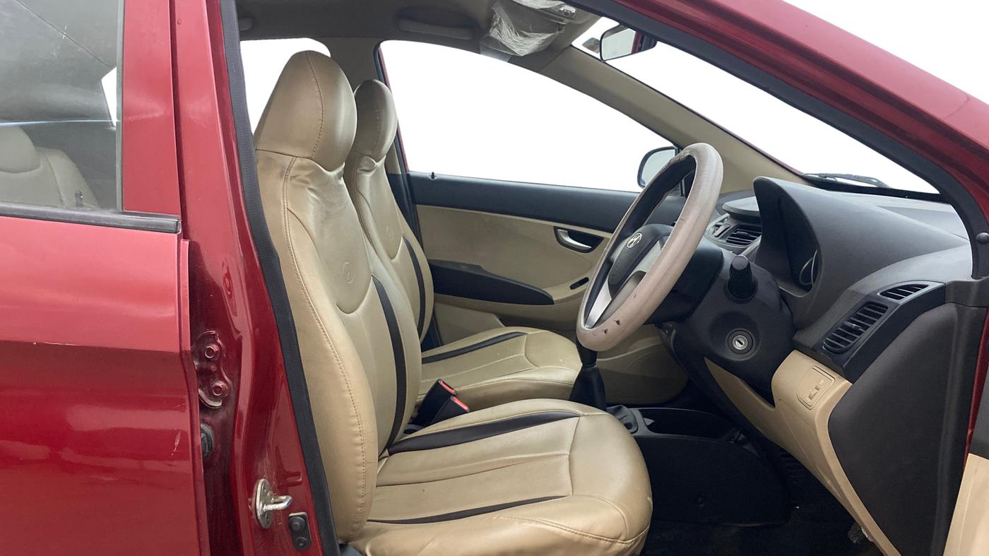 2018 Hyundai Eon SPORTZ, Petrol, Manual, 47,512 km, Right Side Front Door Cabin