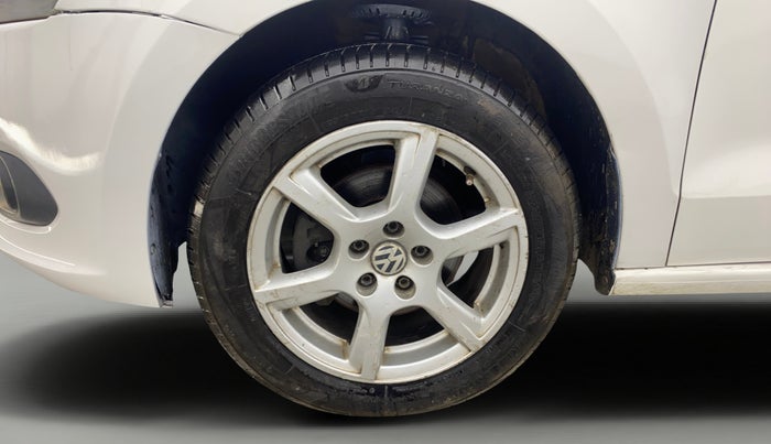 2015 Volkswagen Vento HIGHLINE DIESEL 1.5, Diesel, Manual, 1,04,054 km, Left Front Wheel