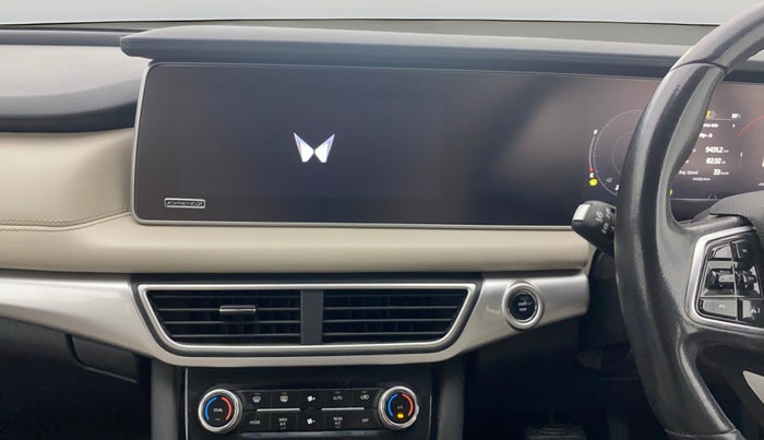 2023 Mahindra XUV700 AX 7 D AT 7 STR, Diesel, Automatic, 87,623 km, Air Conditioner