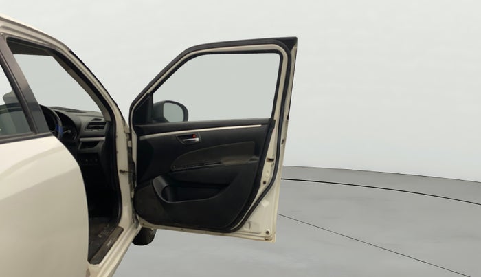 2013 Maruti Swift VXI, Petrol, Manual, 1,01,473 km, RHS Front Door