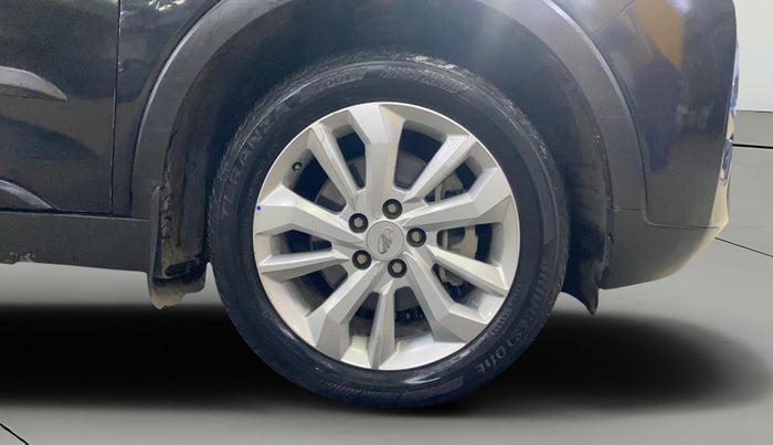 2019 Mahindra XUV300 W8 1.5 DIESEL, Diesel, Manual, 1,12,627 km, Right Front Wheel