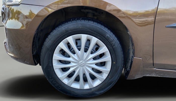 2016 Maruti Ciaz VXI+, Petrol, Manual, 1,06,270 km, Left Front Wheel