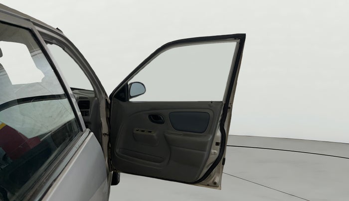 2014 Maruti Alto K10 VXI, Petrol, Manual, 21,382 km, RHS Front Door