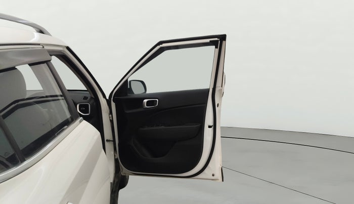 2022 Hyundai VENUE S+ 1.2, Petrol, Manual, 38,396 km, RHS Front Door