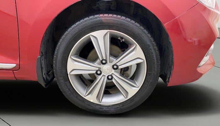 2018 Hyundai Verna 1.6 VTVT SX O, Petrol, Manual, 59,120 km, Right Front Wheel