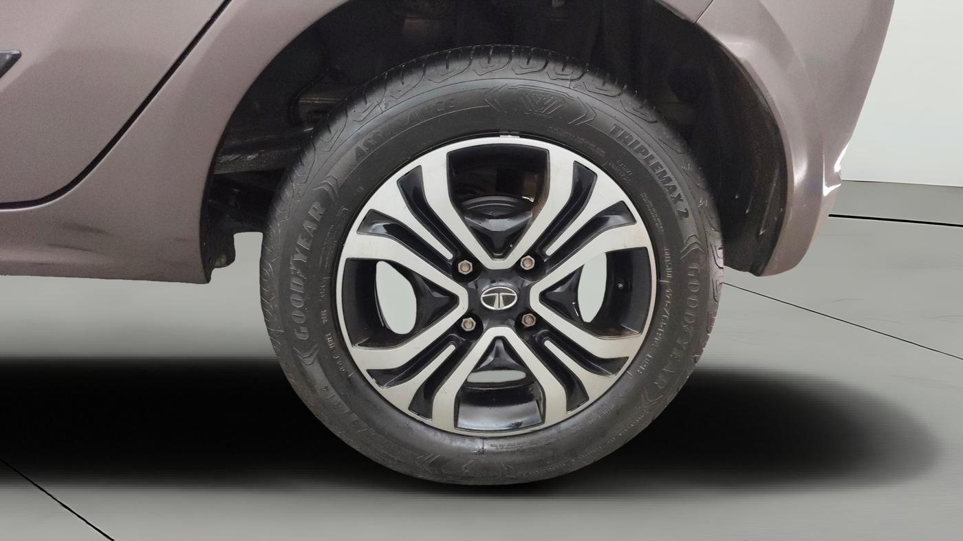 2019 Tata Tiago XZ PETROL, Petrol, Manual, 26,370 km, Left Rear Wheel