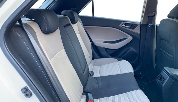 2018 Hyundai Elite i20 ASTA 1.2 (O), Petrol, Manual, 35,102 km, Right Side Rear Door Cabin