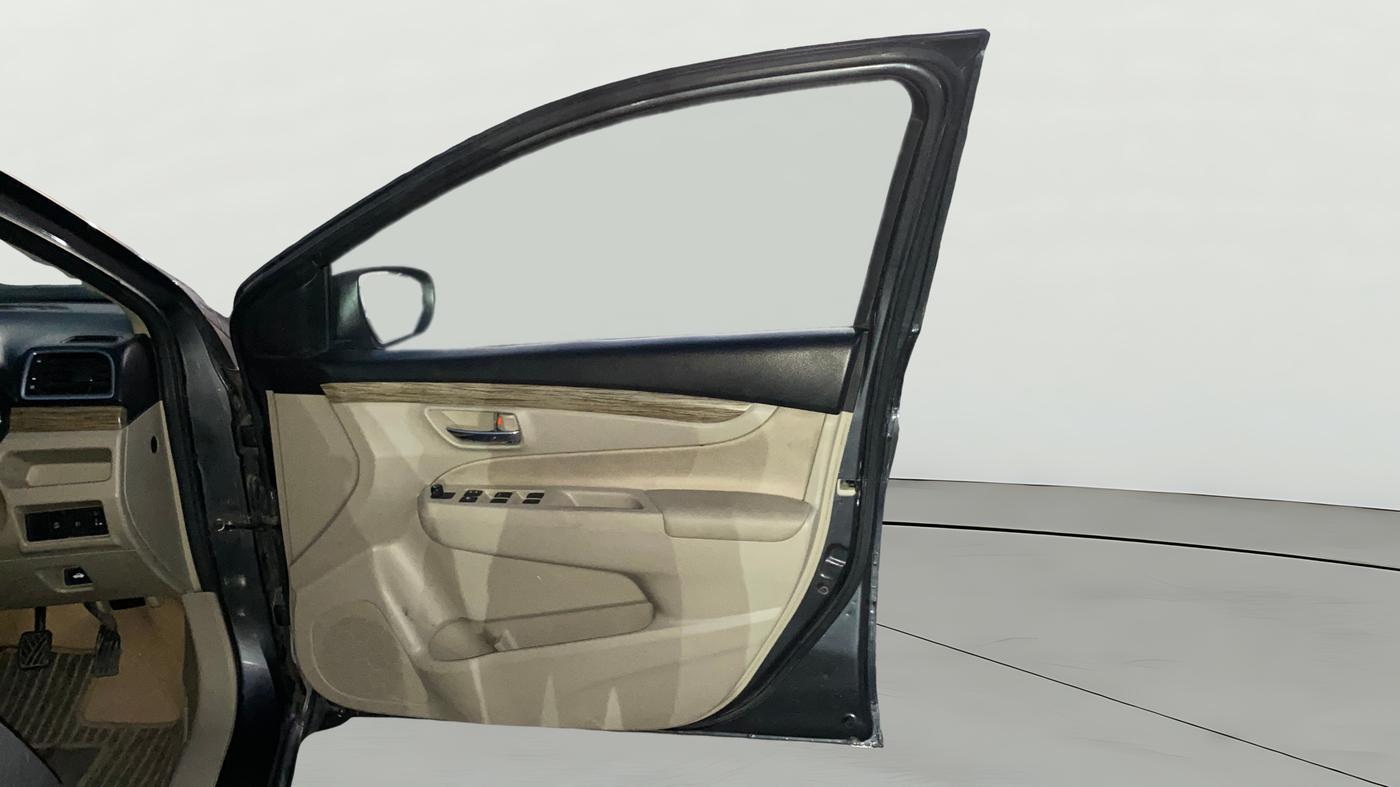 2022 Maruti Ciaz DELTA 1.5 SHVS MT PETROL, Petrol, Manual, 69,786 km, RHS Front Door
