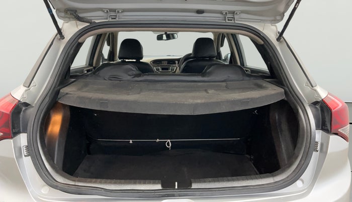 2015 Hyundai Elite i20 SPORTZ 1.2, Petrol, Manual, 70,461 km, Boot Open Zoomed View